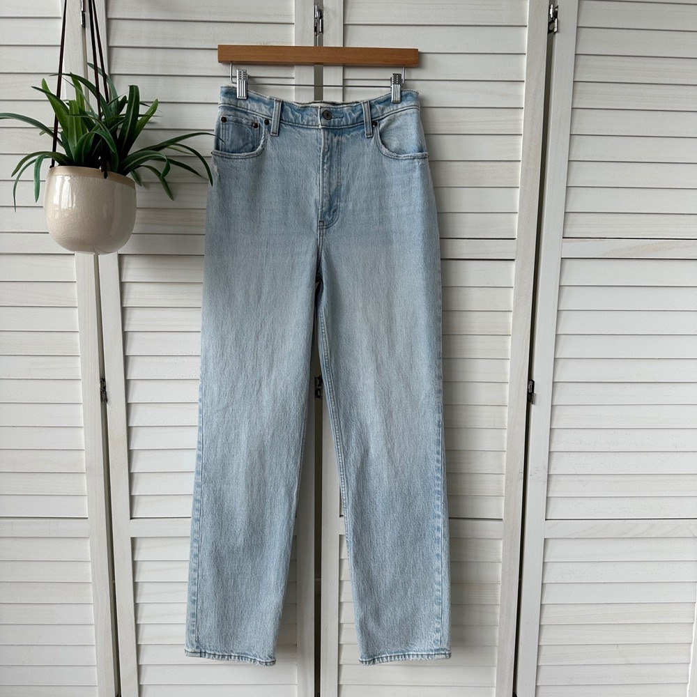 Abercrombie & Fitch The 90s Straight Ultra High Rise Jeans Light Wash 27 4R